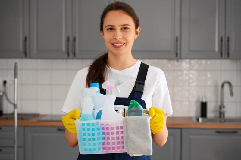 Personal din Asia pentru curățenie