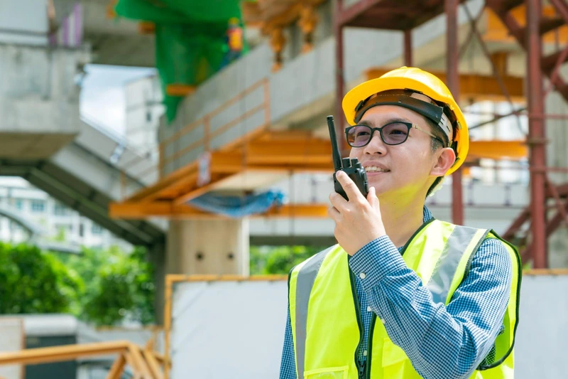 Personal din Asia pentru construcții