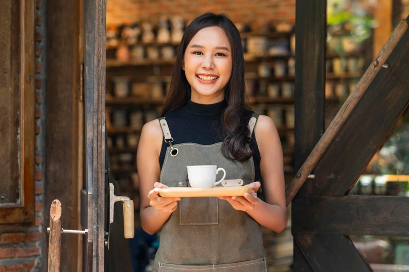 Personal din Asia pentru HoReCa