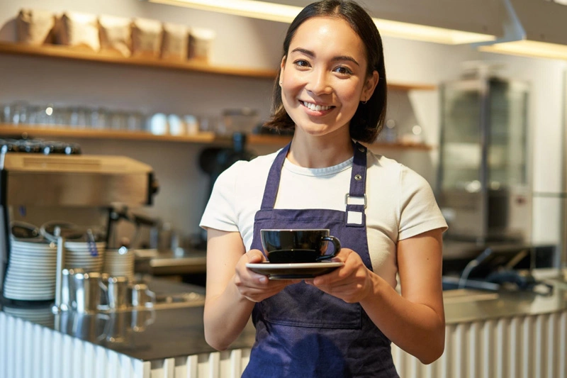 Personal din Asia pentru restaurante