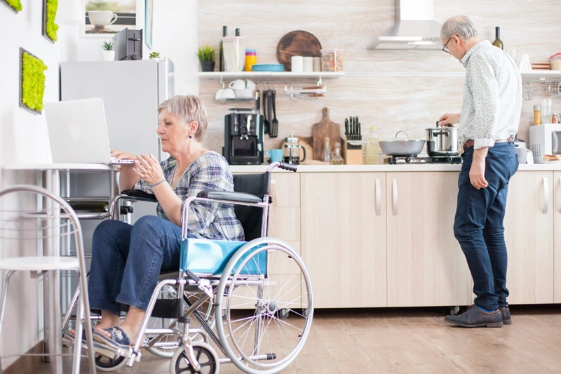 Personal din Asia pentru îngrijire bătrâni