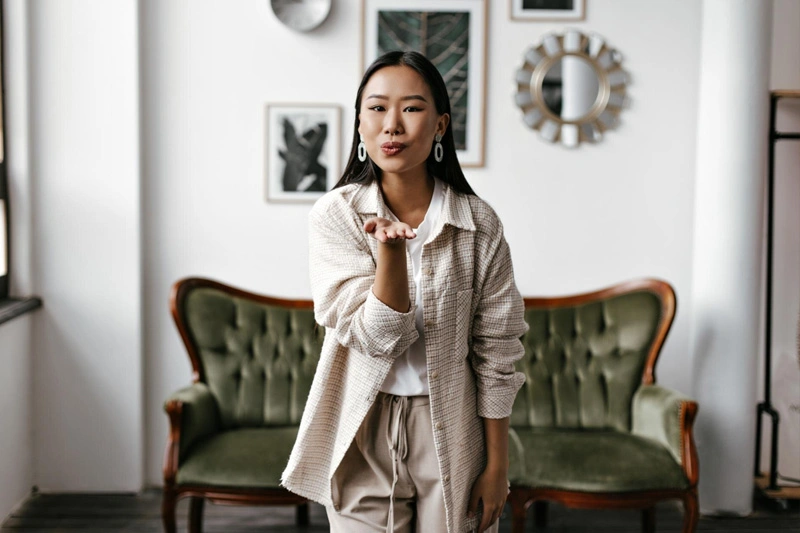 Personal din Asia pentru hotel